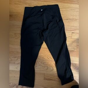 GUC Lululemon Cropped Leggings